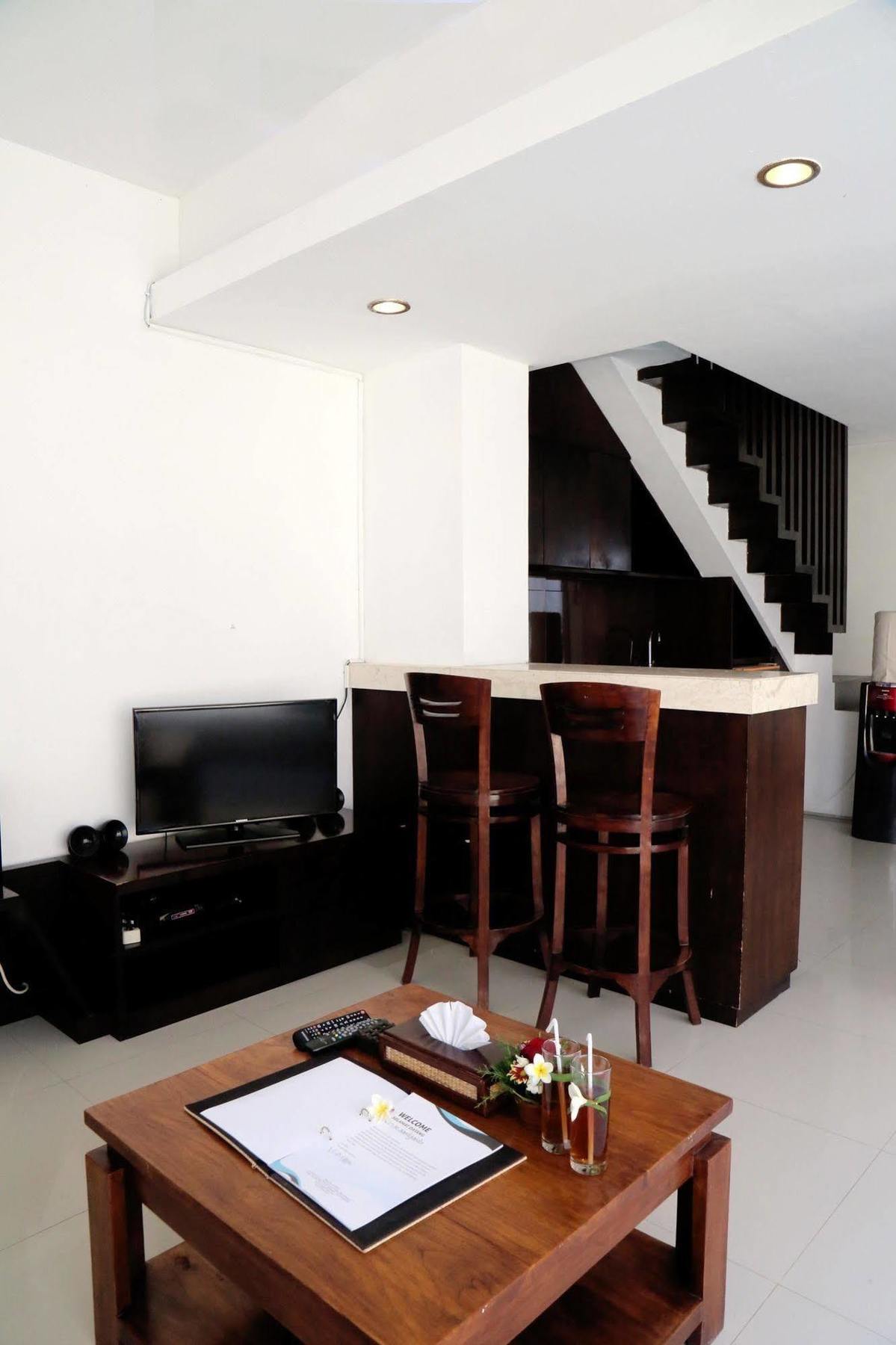 Grace And Milena Guesthouse 꾸따 외부 사진