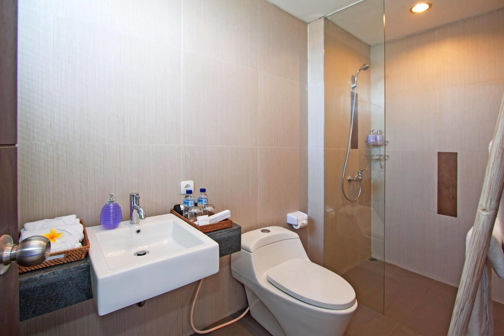 Grace And Milena Guesthouse 꾸따 외부 사진