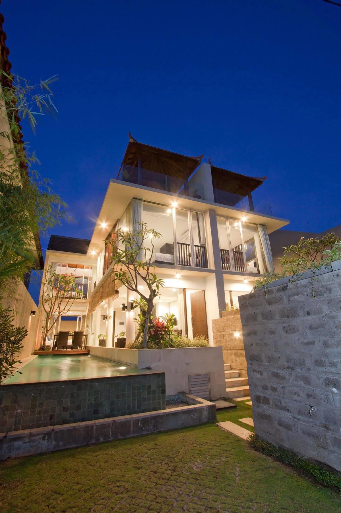 Grace And Milena Guesthouse 꾸따 외부 사진